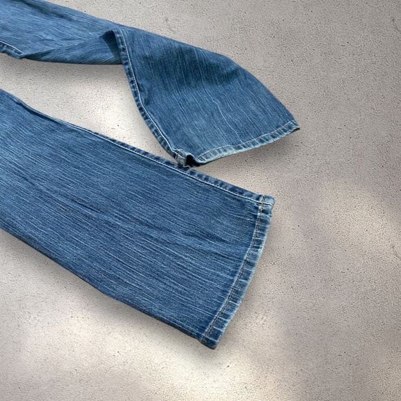 Guess Low Rise “Daredevil Bootcut” Jeans - Picture 5 of 8